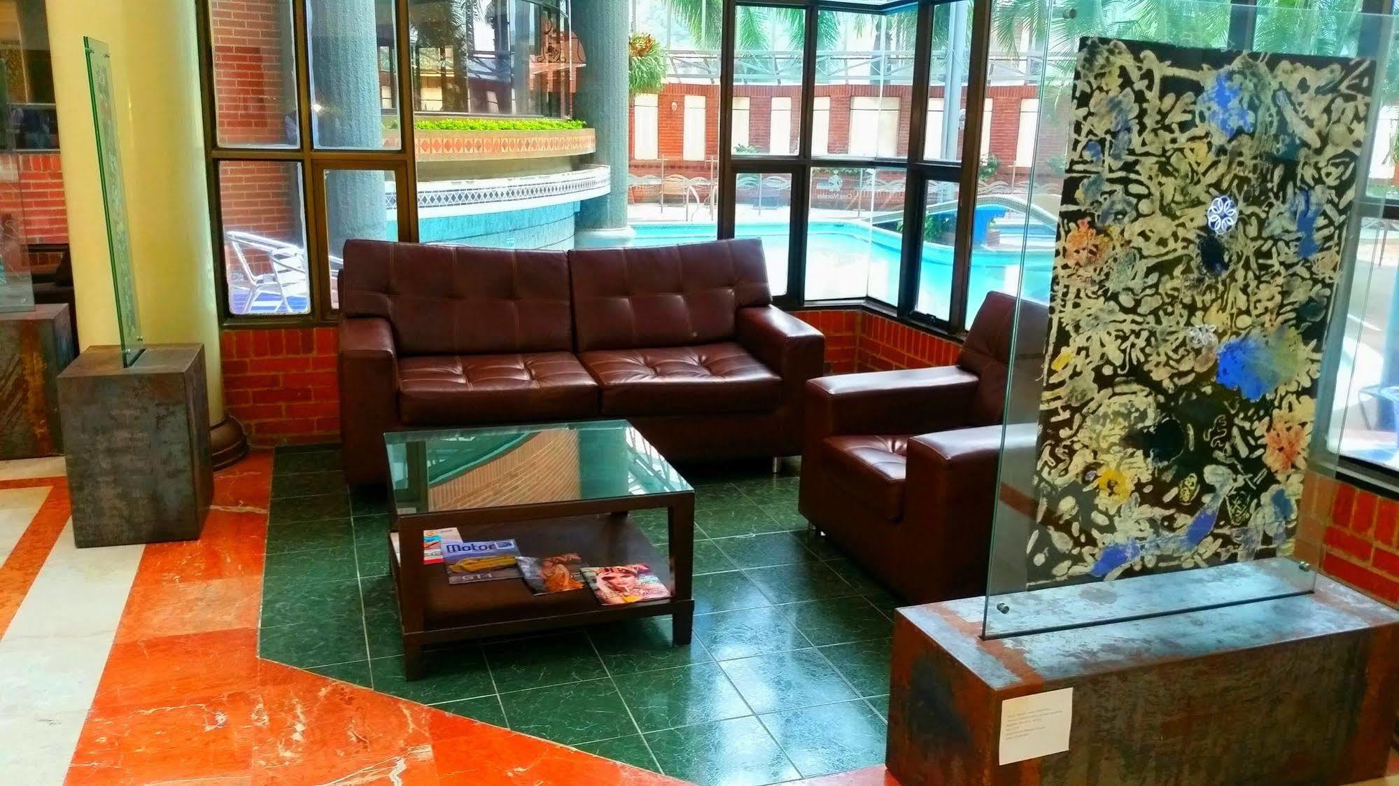 Casa Morales Hotel Internacional y Centro de Convenciones Ibagué Exterior foto The lobby of the hotel